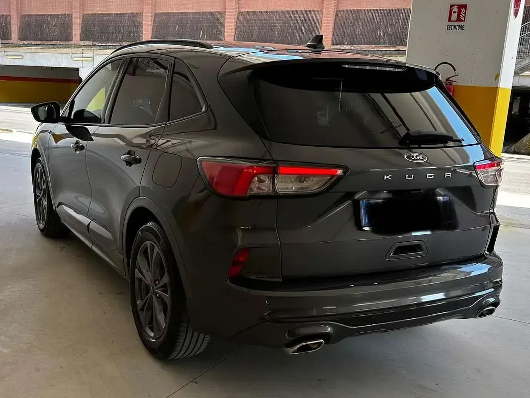 Usata Ford Kuga ST-Line 120 CV (88 kW) 2021 Grigio SUV