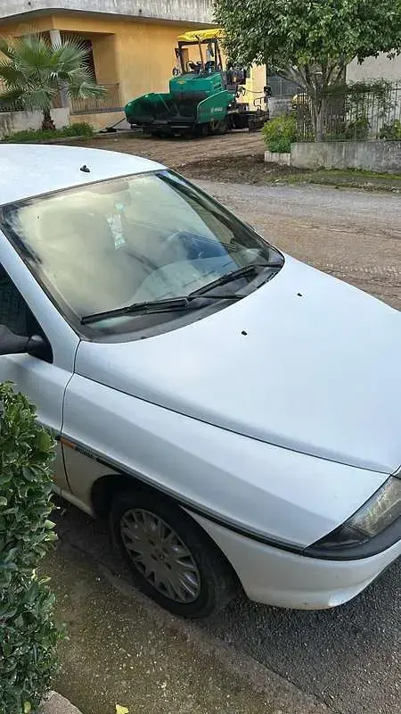 Usata Lancia Ypsilon 54 CV (39 kW) 1997 Utilitaria