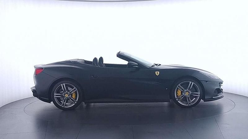 Usata Ferrari Portofino 620 CV (456 kW) 2022 Nero opaco Cabrio
