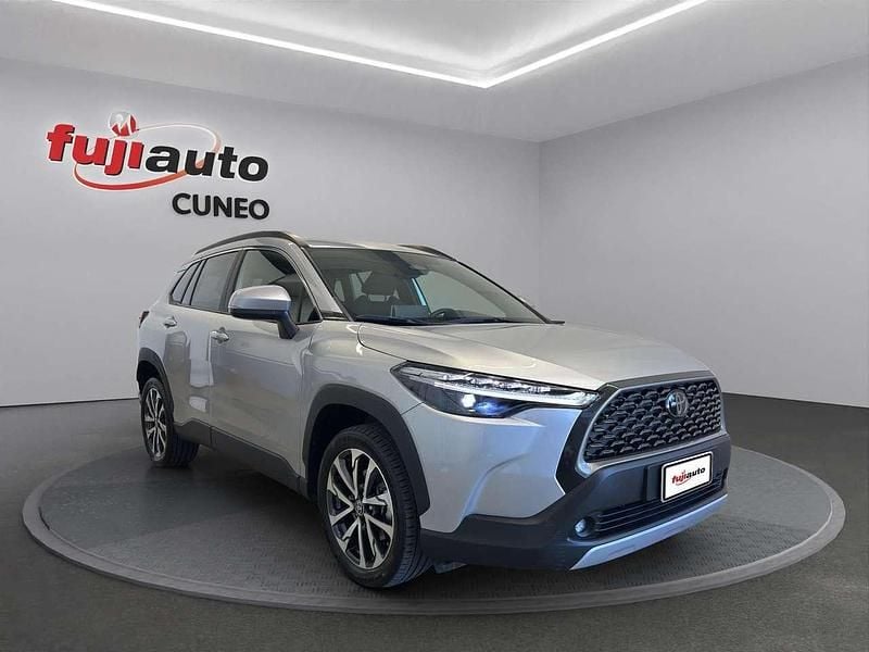 Usata Toyota Corolla Cross Trend 140 CV (102 kW) 2025 Silver met SUV