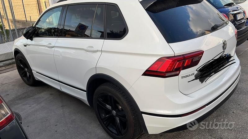 Usata VW Tiguan R-line 130 CV (95 kW) 2019 Bianco SUV