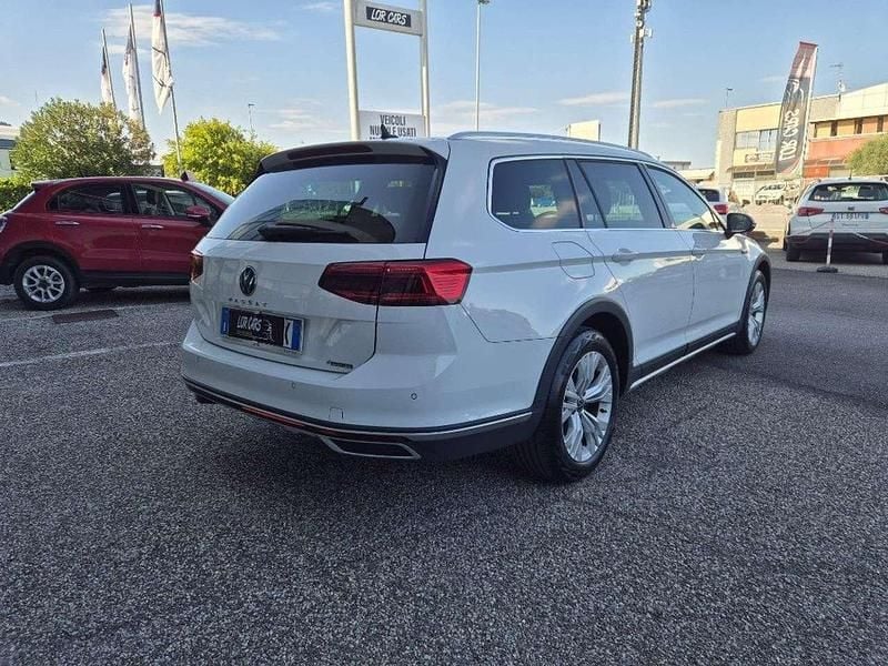 Usata VW Passat Alltrack 200 CV (147 kW) 2021 Bianco Station wagon