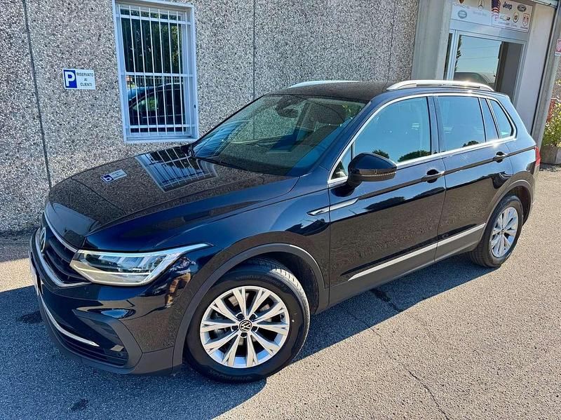 Usata VW Tiguan Life 150 CV (110 kW) 2021 Nero SUV