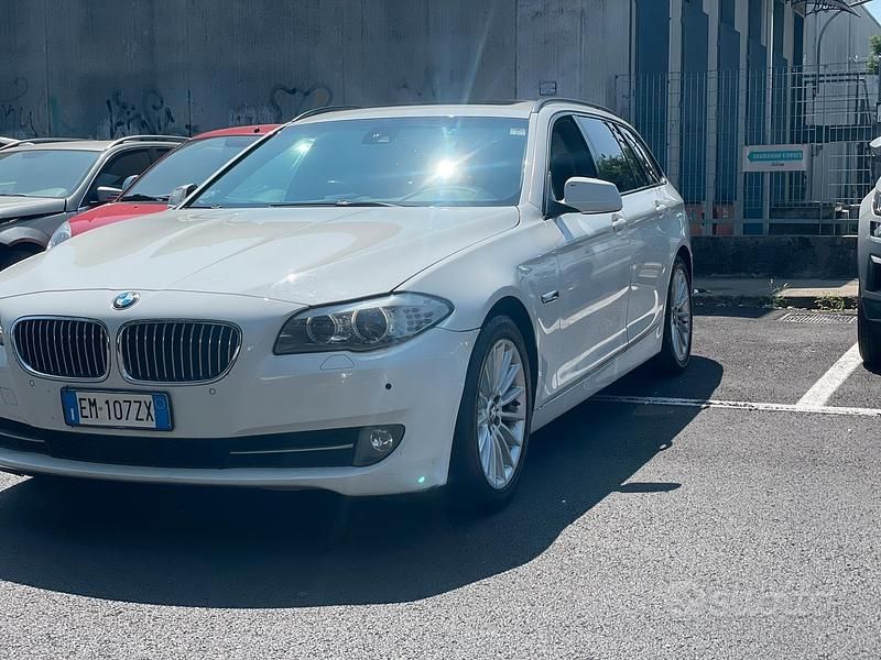 Bianco Usata 2013 BMW 520 Comfort Edition Station wagon | 7500 € (Ottimo prezzo) - Immagine 1/4