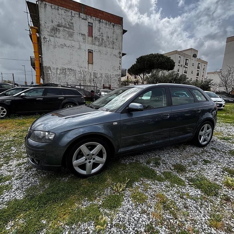 Usata Audi A3 Attraction 105 CV (77 kW) 2005 Grigio Utilitaria