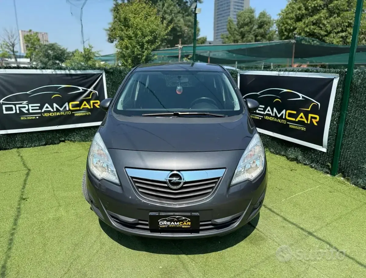 Usata Opel Meriva 95 CV (69 kW) 2013 Grigio Monovolume