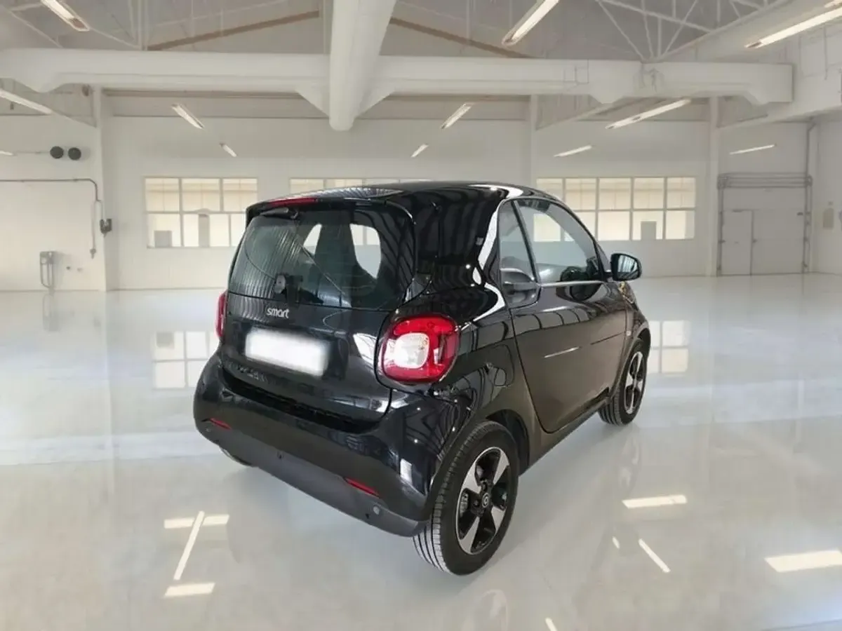 Usata Smart ForTwo Coupé Passion 41 kW (56 CV) 2023 Nero Coupé