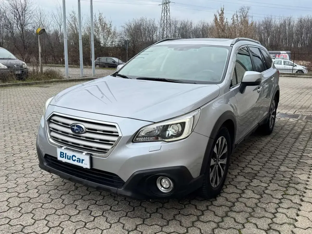Usata Subaru Outback 150 CV (110 kW) 2017 Argento Station wagon