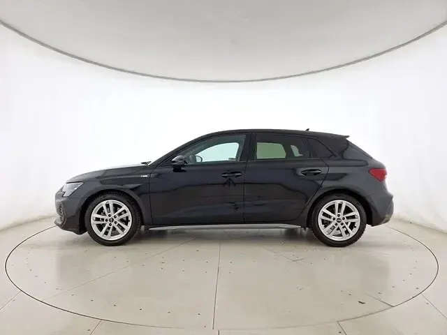 Usata Audi A3 S-Line 150 CV (110 kW) 2025 Nero mito metallizzato Berlina