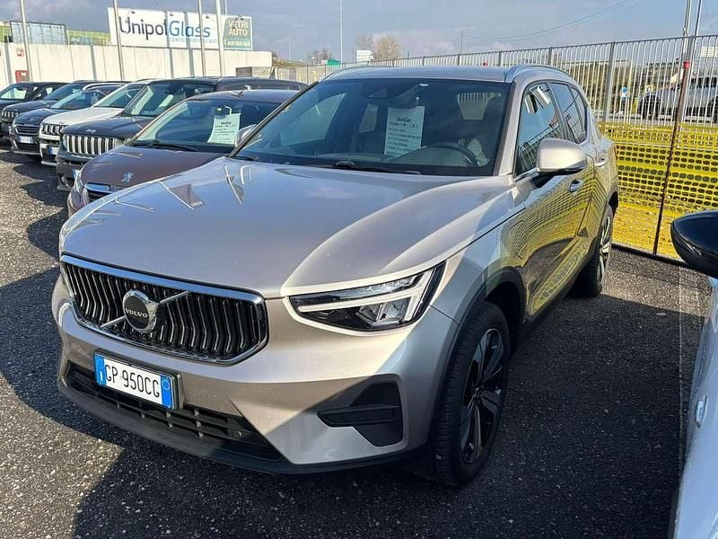 Usata Volvo XC40 Core 129 CV (94 kW) 2023 Argento SUV