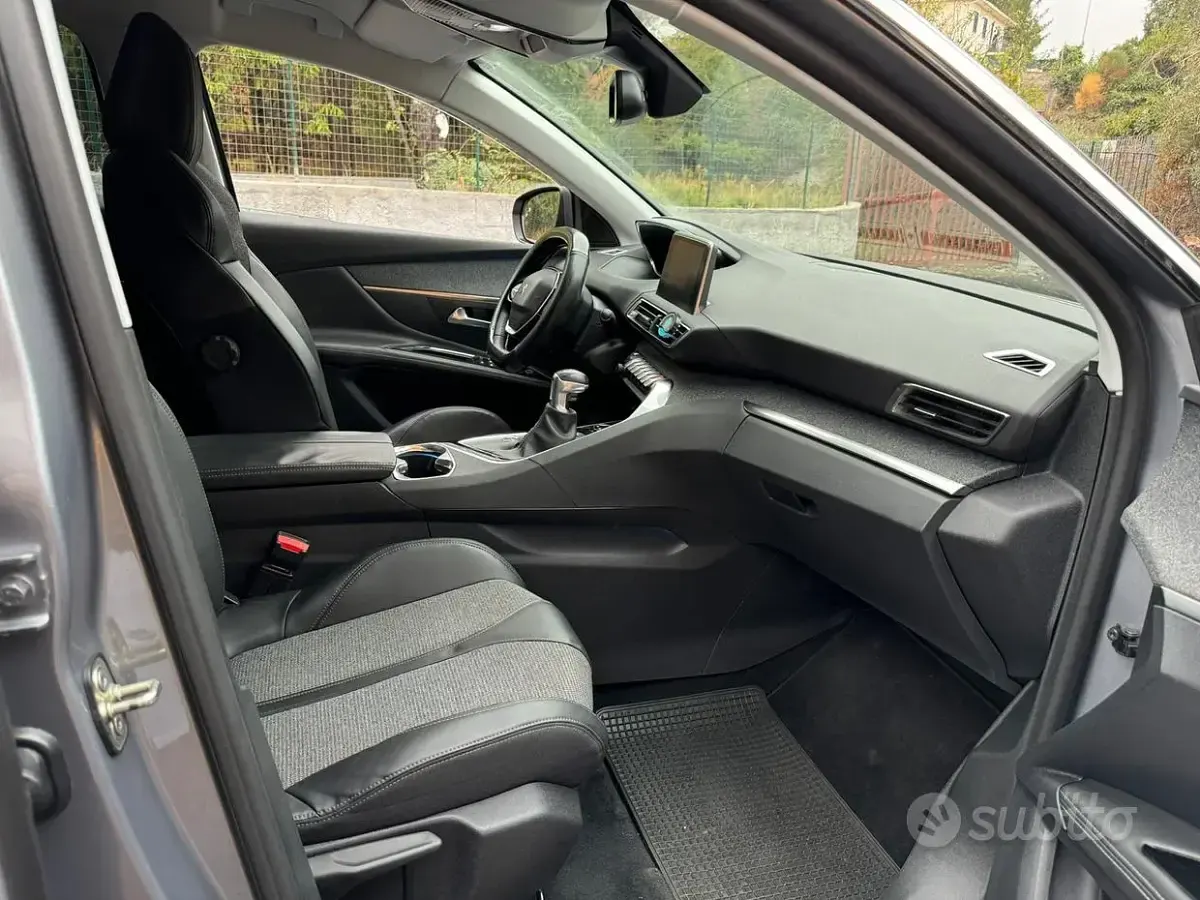 Usata Peugeot 3008 Allure 131 CV (96 kW) 2018 Grigio SUV
