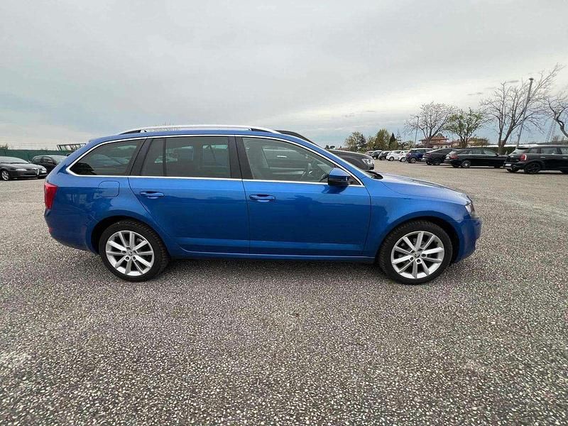 Usata Skoda Octavia Style 110 CV (80 kW) 2016 Blu Utilitaria