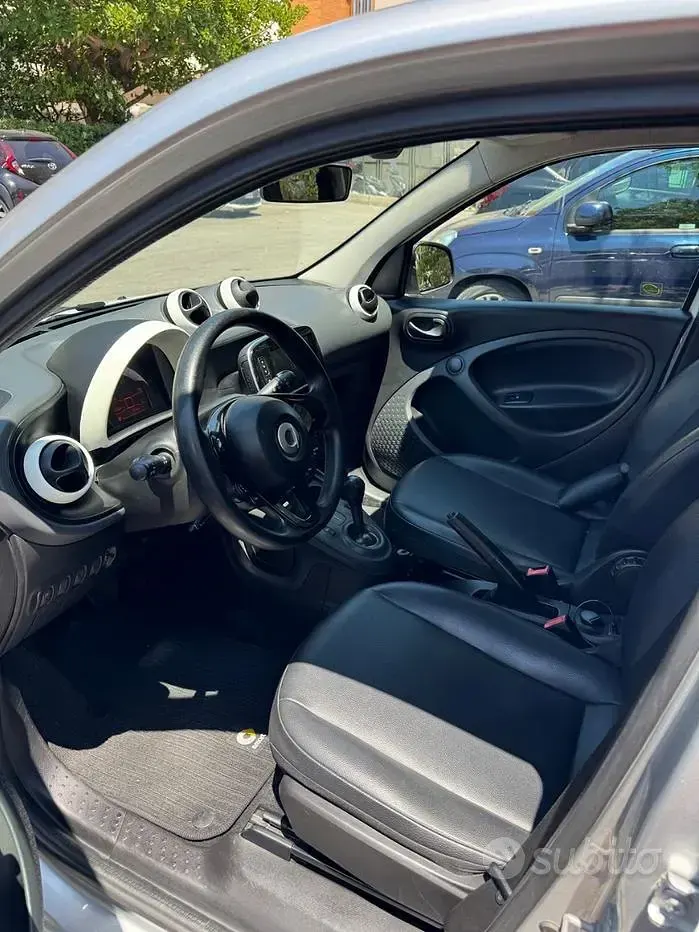 Usata Smart ForFour 71 CV (52 kW) 2018 Bianco Utilitaria