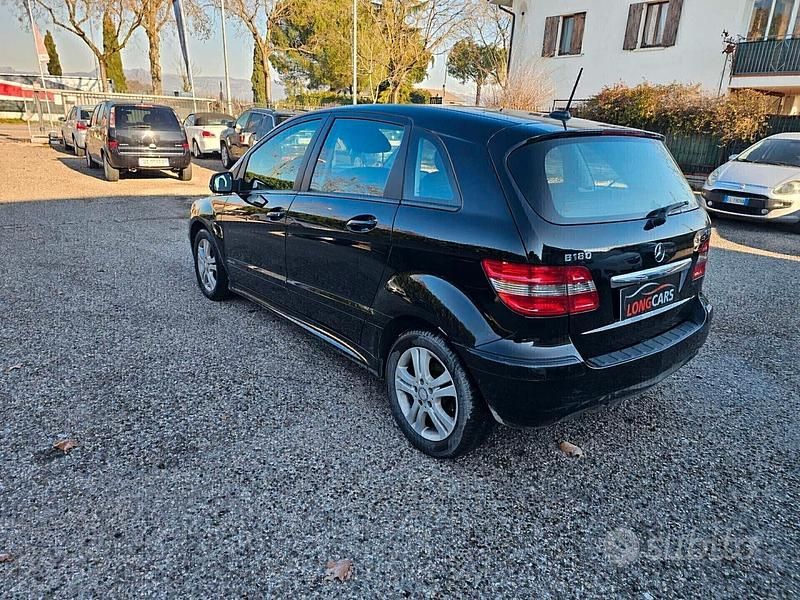 Usata Mercedes B180 Premium 109 CV (80 kW) 2011 Nero Monovolume