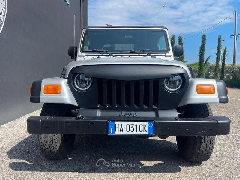 Usata Jeep Wrangler 143 CV (105 kW) 2005 Argento SUV