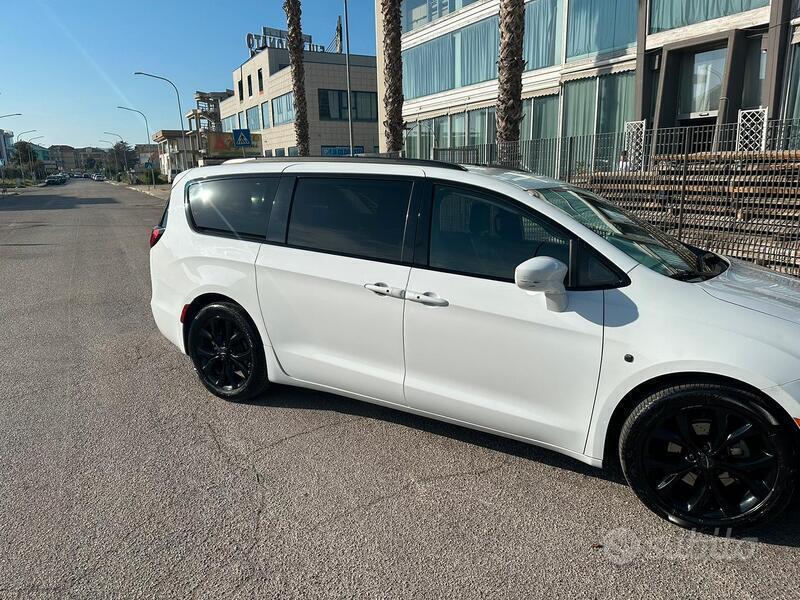 Usato 2018 Chrysler Pacifica 3.6 LPG_Hybrid 291 CV (31.000 €)
