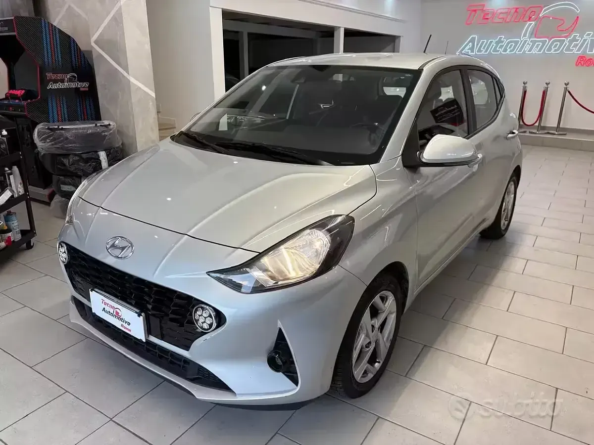 Usata Hyundai i10 Prime 67 CV (49 kW) 2023 Argento metallizzato Utilitaria