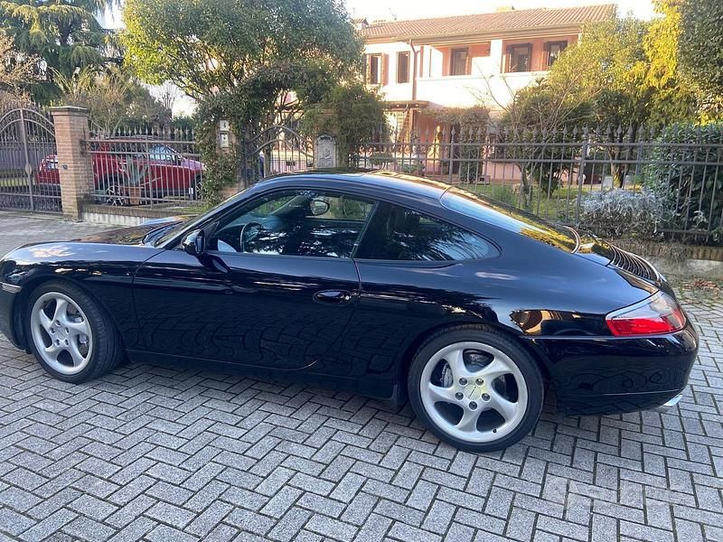 Usata Porsche 911 Carrera 4 300 CV (220 kW) 2000 Nero Coupé