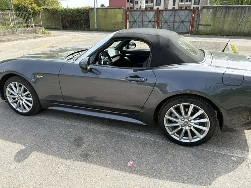 Usata Fiat 124 Spider Lusso 140 CV (102 kW) 2019 Grigio Cabrio