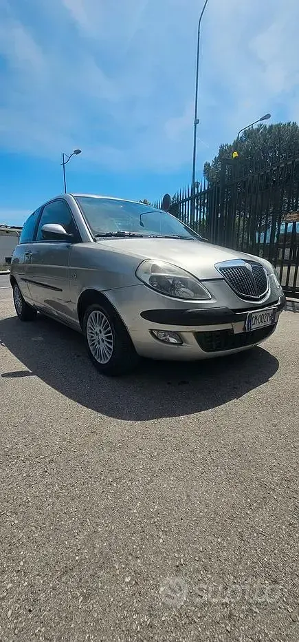 Usata Lancia Ypsilon 69 CV (50 kW) 2004 Utilitaria
