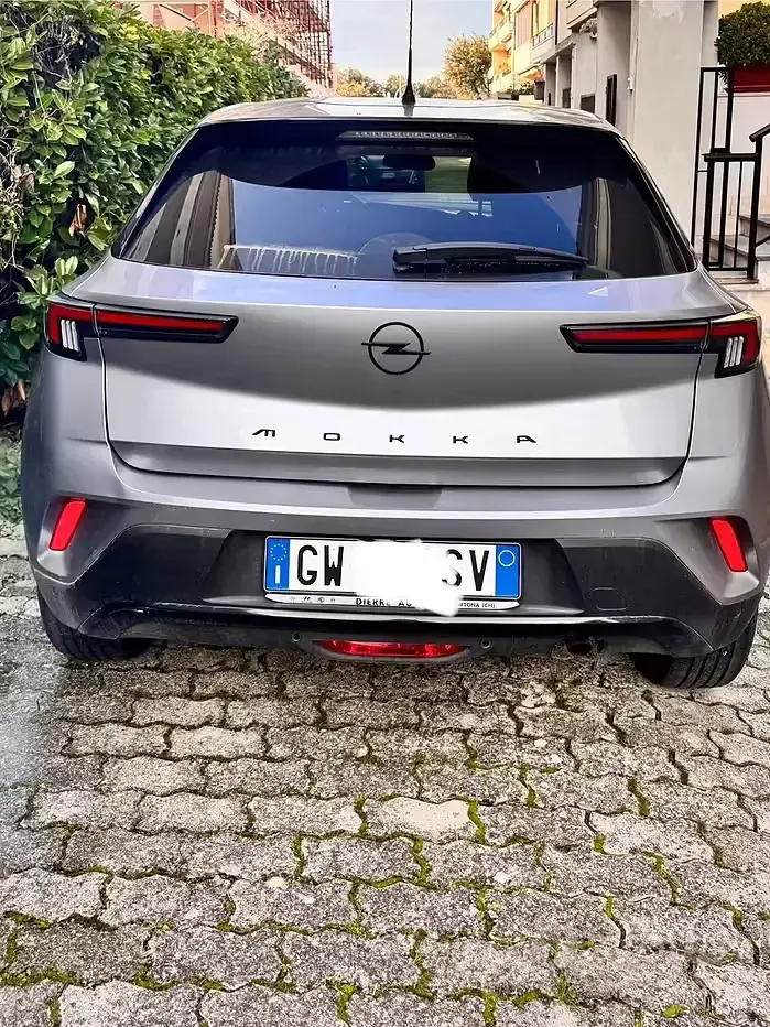 Usata Opel Mokka 101 CV (74 kW) 2024 Grigio SUV