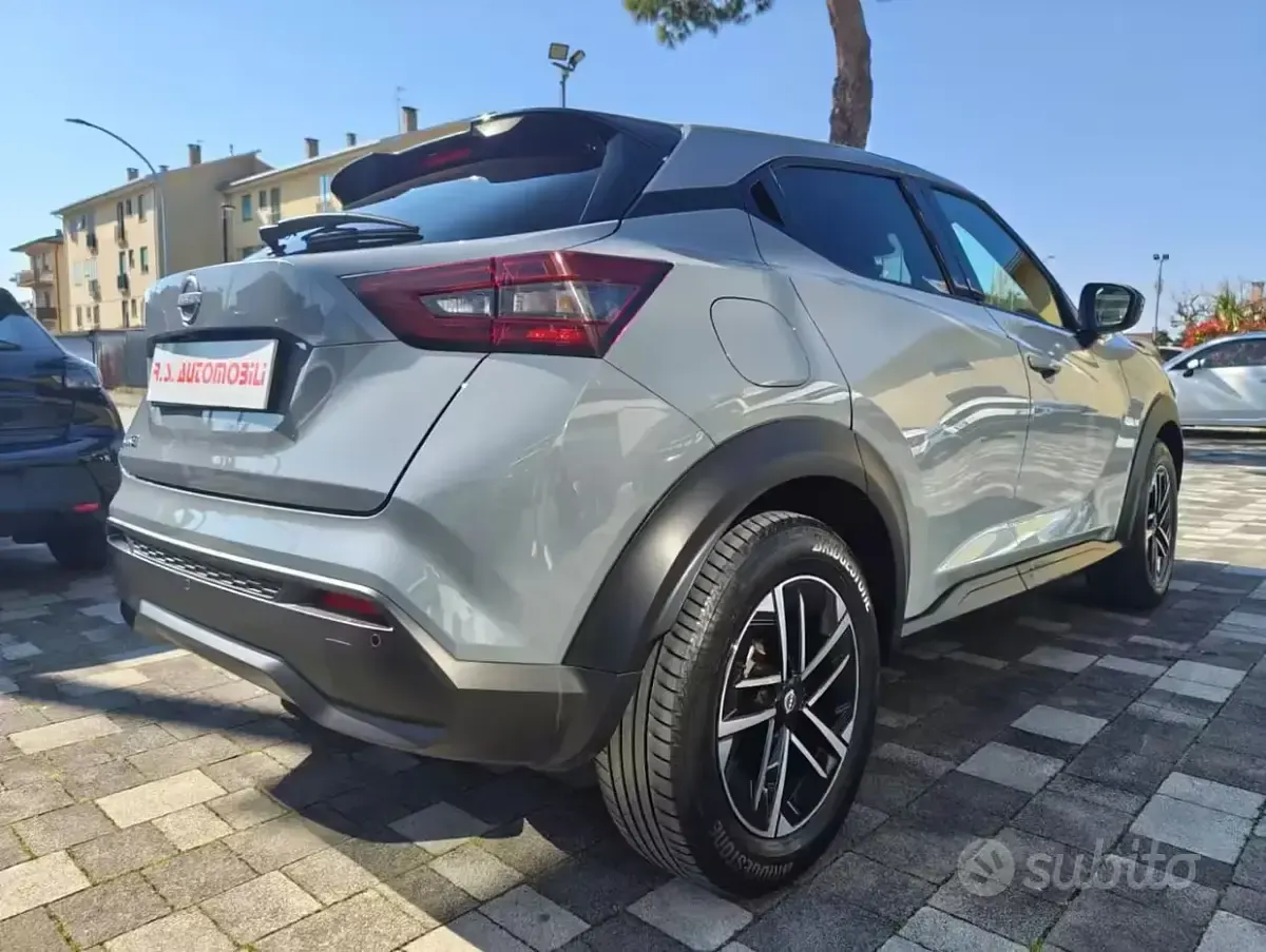 Usata Nissan Juke N-Connecta 114 CV (83 kW) 2024 Grigio SUV