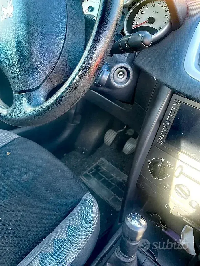 Usata Peugeot 207 88 CV (64 kW) 2007 Grigio Utilitaria