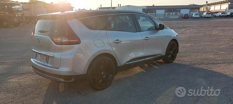 Usata Renault Grand Scénic IV 160 CV (117 kW) 2017 Grigio Monovolume