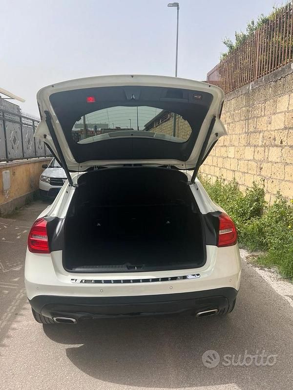 Usata Mercedes GLA200 136 CV (100 kW) 2016 SUV