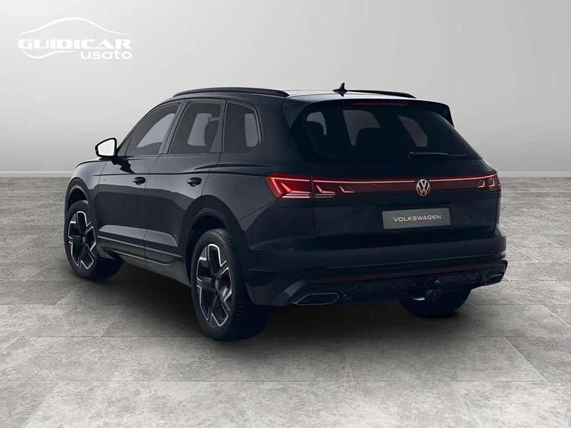 Nuova VW Touareg Edition 231 CV (169 kW) 2026 Grenadill black metallizzato SUV