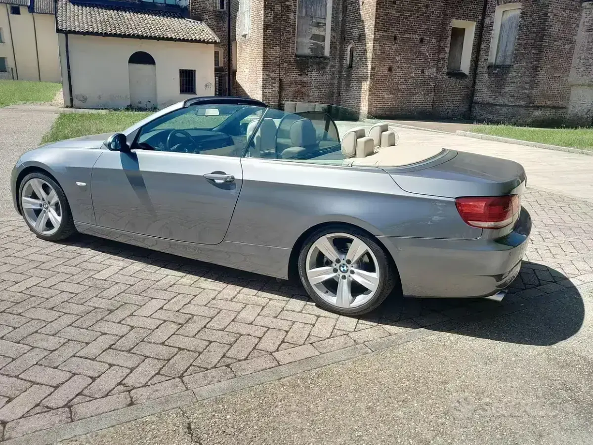 Usata BMW 325 Cabriolet 218 CV (160 kW) 2007 Grigio Cabrio