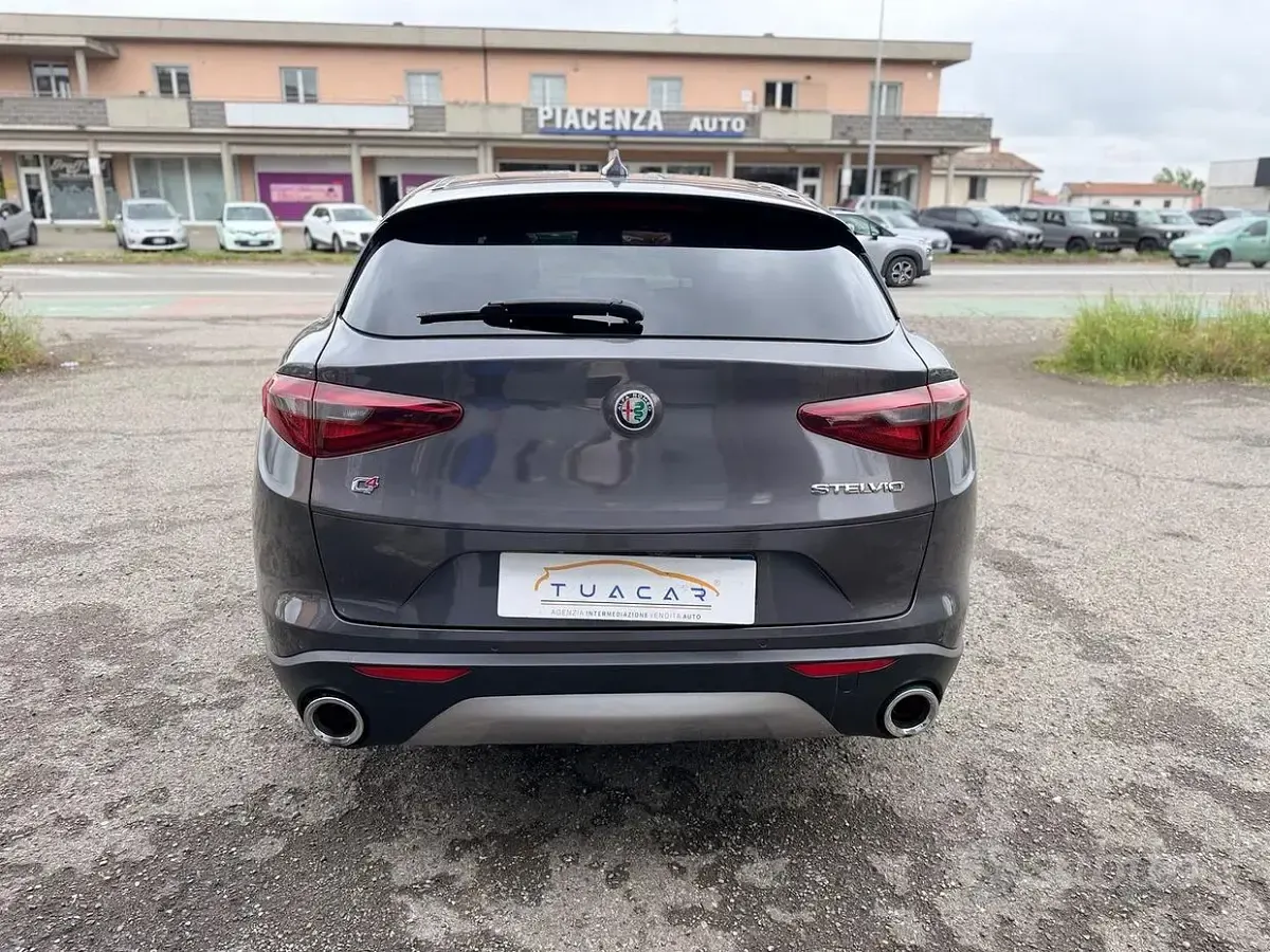 Usata Alfa Romeo Stelvio Tech Edition 210 CV (154 kW) 2019 Grigio SUV