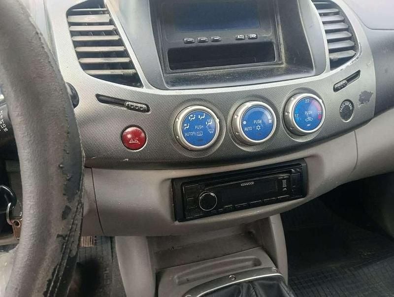 Usata Mitsubishi L200 Invite 136 CV (100 kW) 2006 Pick-up