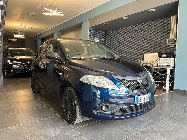 Blu Usata 2020 Lancia Ypsilon Silver Due volumi | 7990 € (Buon prezzo) - Immagine 1/4