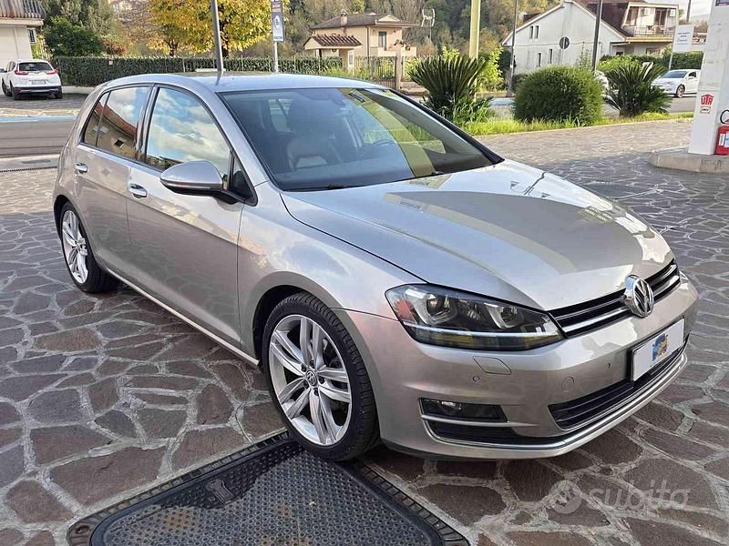 Grigio Usata 2014 VW Golf VII Highline Tre volumi | 11.999 € (Ottimo prezzo) - Immagine 1/4