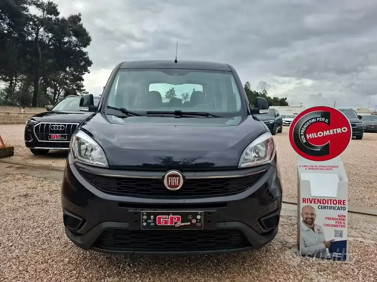 Usata Fiat Doblò 90 CV (66 kW) 2016 Nero Monovolume