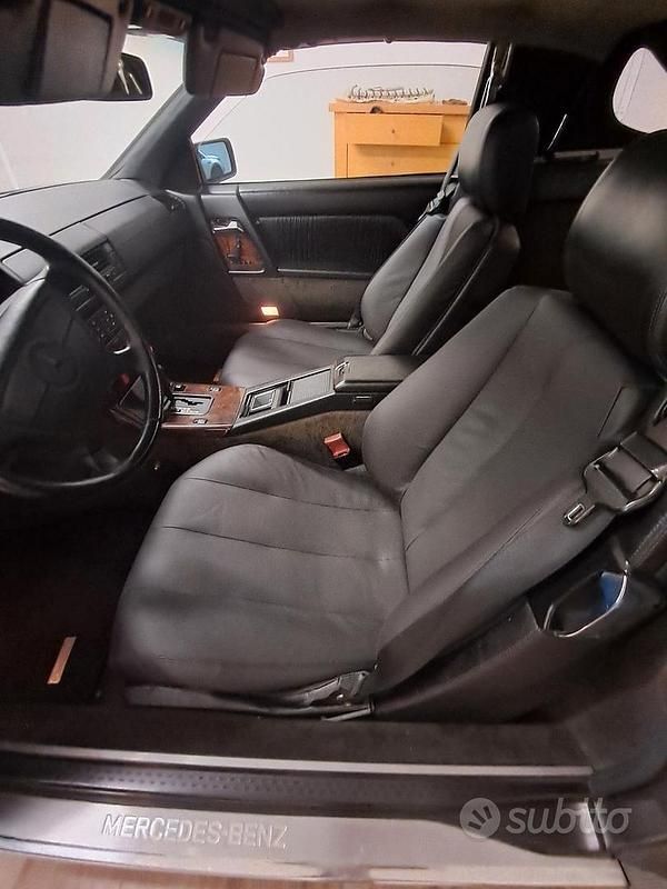 Usata Mercedes SL280 193 CV (141 kW) 1994 Nero Cabrio