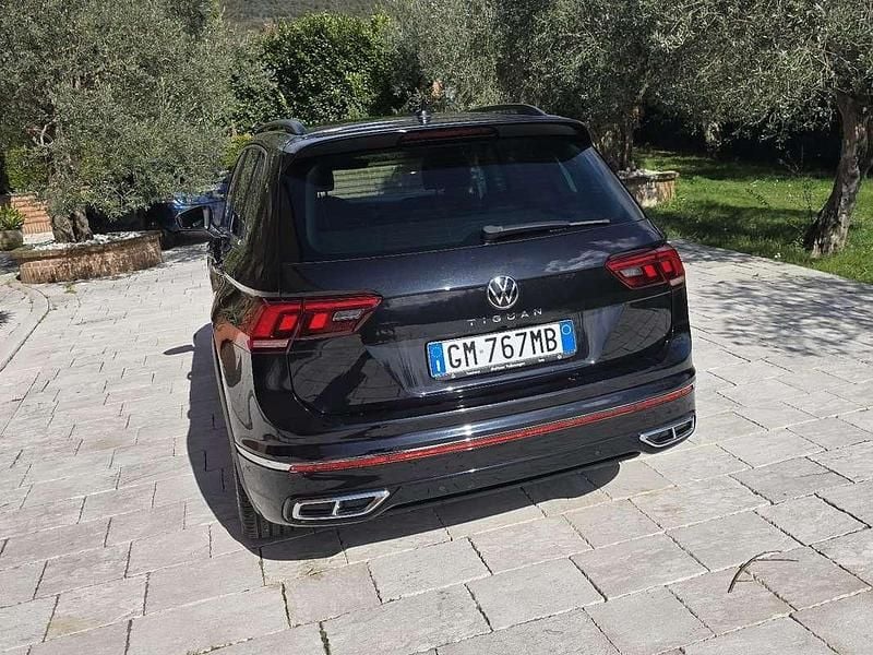 Usata VW Tiguan R-line 150 CV (110 kW) 2023 Nero SUV
