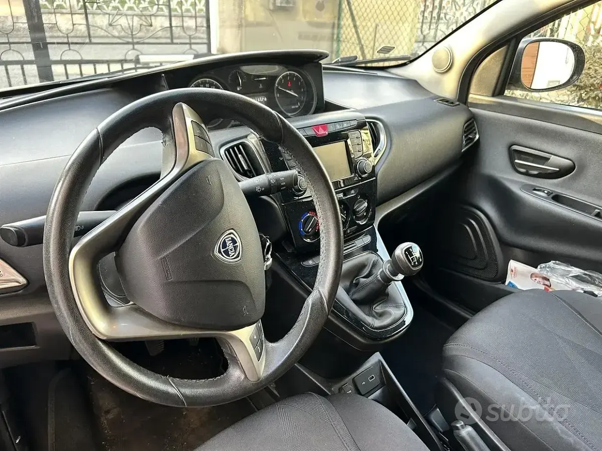 Usata Lancia Ypsilon Gold 60 CV (44 kW) 2020 Utilitaria