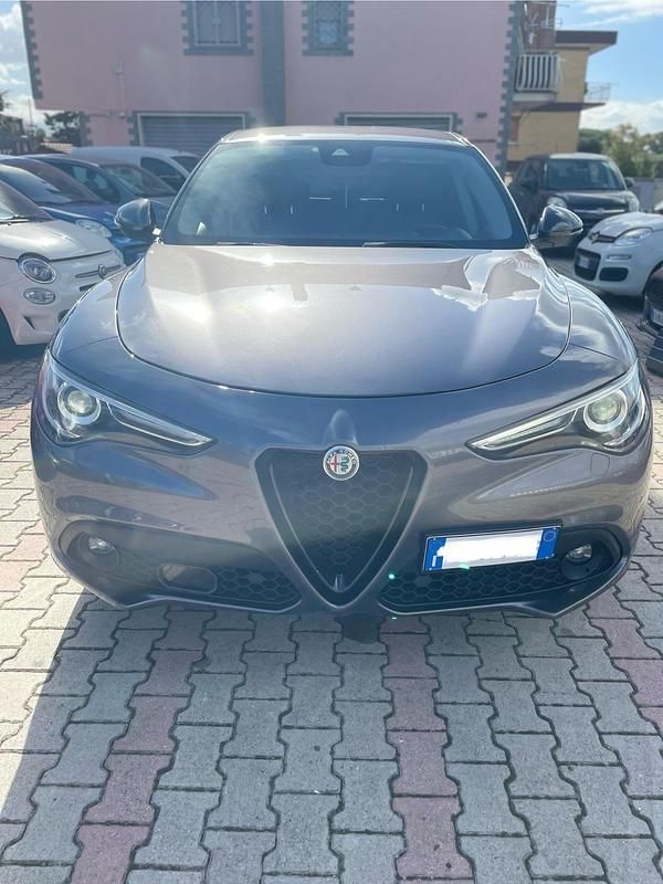 Usata Alfa Romeo Stelvio Super 210 CV (154 kW) 2019 Grigio SUV