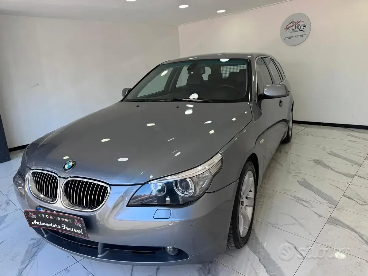 Usata BMW 530 235 CV (172 kW) 2007 Grigio Berlina