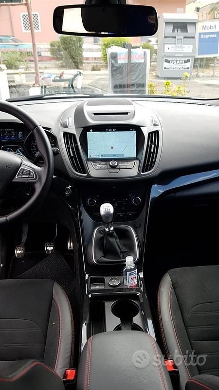 Usata Ford Kuga 120 CV (88 kW) 2018 Grigio SUV