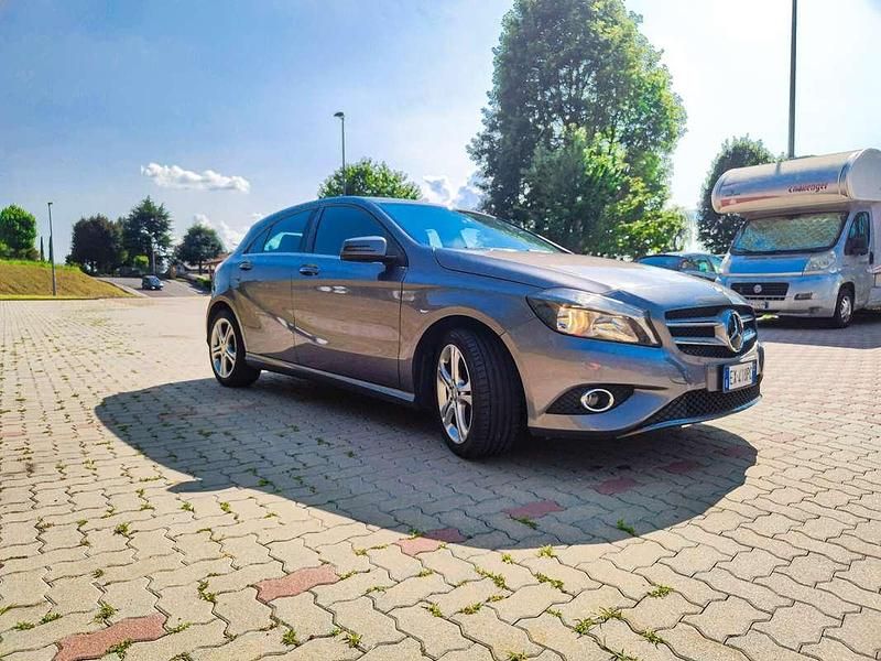 Usata Mercedes A180 109 CV (80 kW) 2014 Argento Berlina