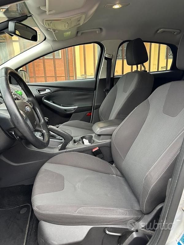 Usata Ford Focus 120 CV (88 kW) 2012 Grigio Berlina