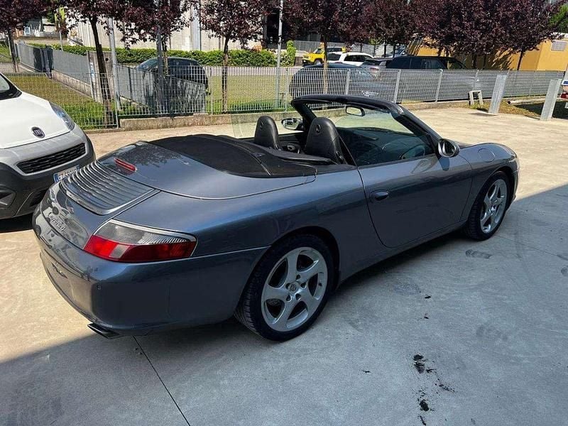 Usata Porsche 911 Carrera 4 Cabriolet 320 CV (235 kW) 2003 Grigio scuro Cabrio