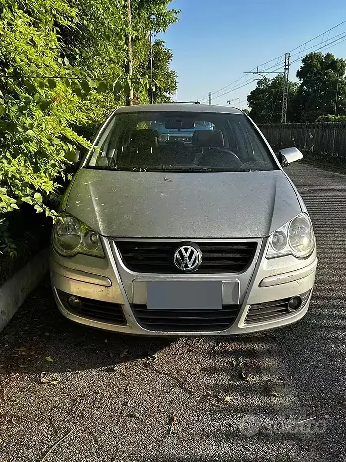 Usata VW Polo 80 CV (58 kW) 2005 Grigio Berlina