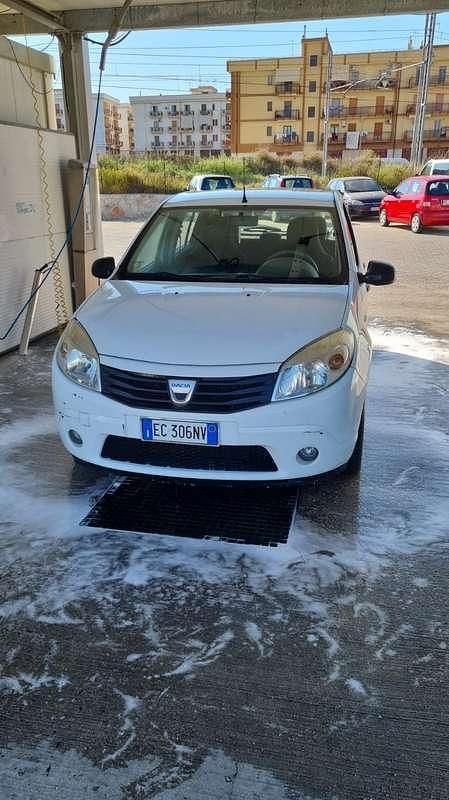 Usata Dacia Sandero 75 CV (55 kW) 2010 Berlina