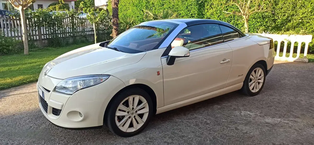 Usata Renault Mégane Cabriolet Floride 110 CV (80 kW) 2012 Beige Cabrio