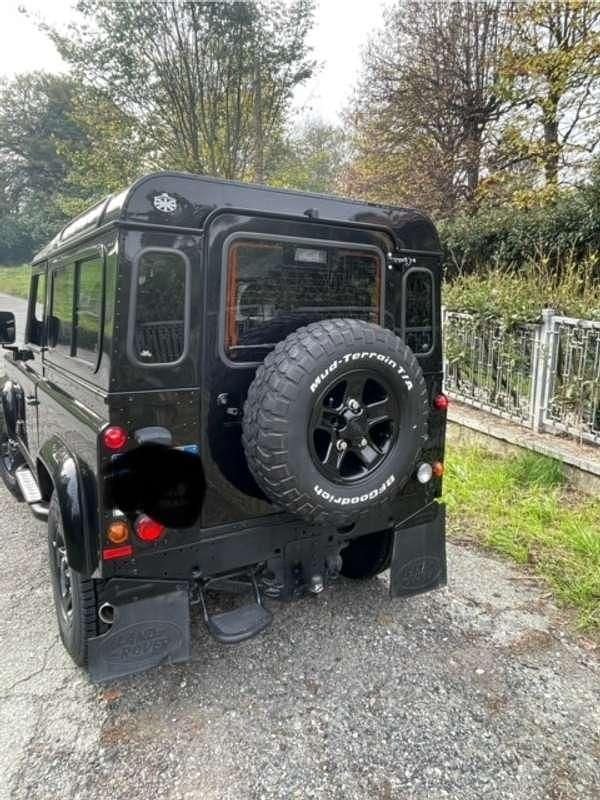 Usado Land Rover Defender 122 CV (89 kW) 2012 Negro Familiar