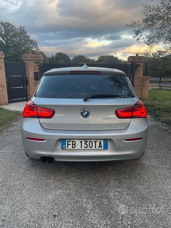 Usata BMW 120 Advantage 190 CV (139 kW) 2016 Argento Utilitaria